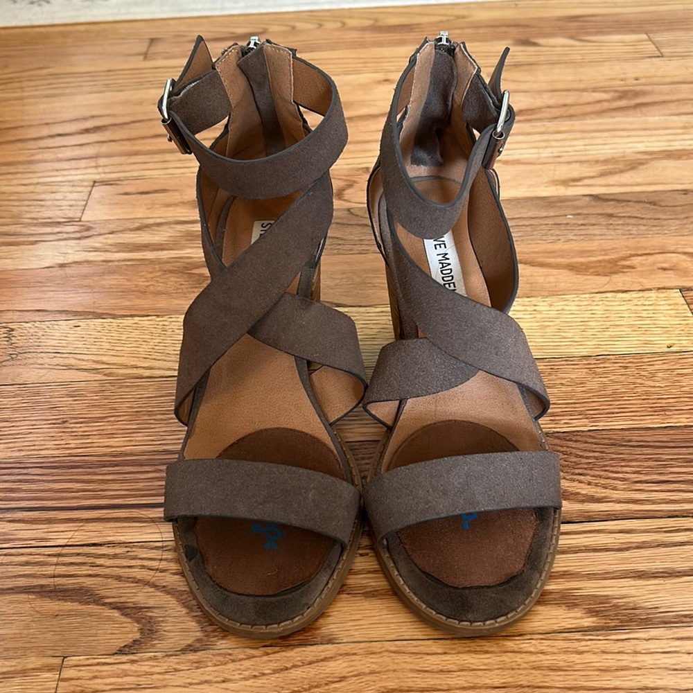 Steve Madden size 8.5 strappy brown heels